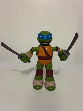 Teenage Mutant Ninja Turtles Blue Mask Leonardo Action Figure - Green/Blue